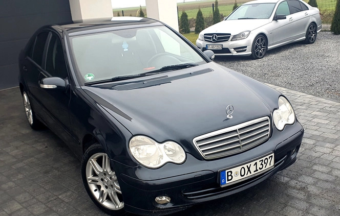 Mercedes-Benz Klasa C cena 19000 przebieg: 215000, rok produkcji 2005 z Witkowo małe 631